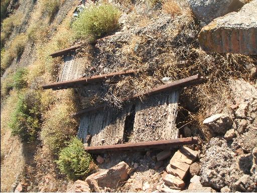 Plancha de vía métrica en el Depósito de Guadix.JPG