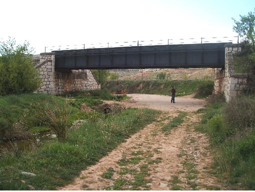 Puente cuyo nombre no recuerdo (Cervera de la Cañada).JPG