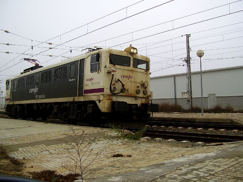 RENFE 269.JPG