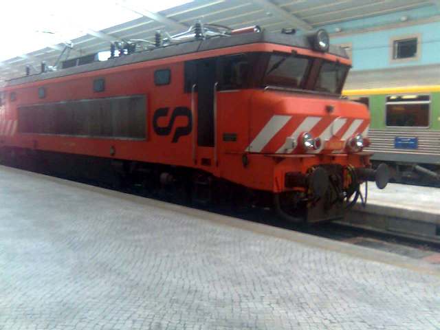 Locomotora en Sta. Apolonia.jpg