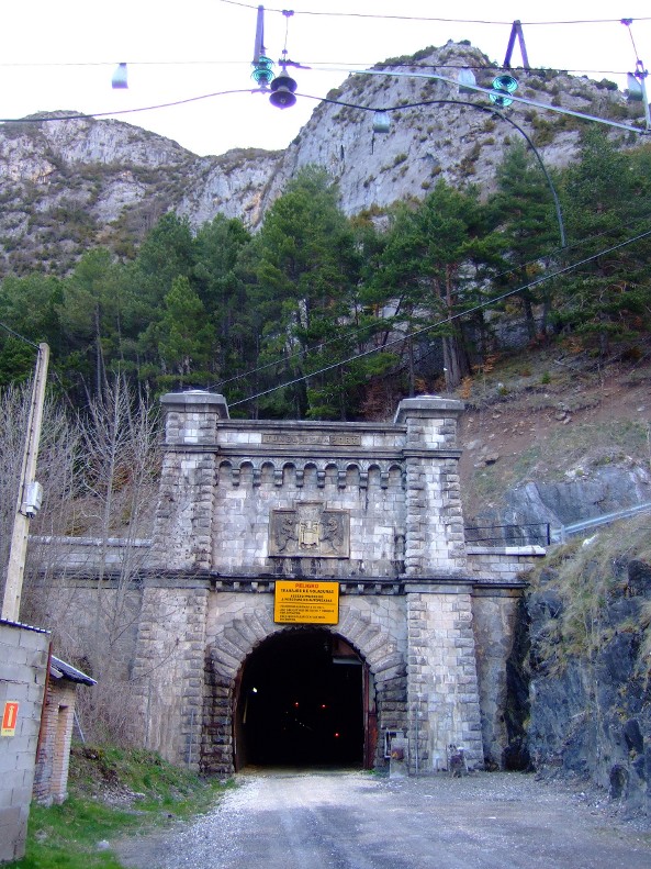 Túnel de Somport I (lado español).JPG
